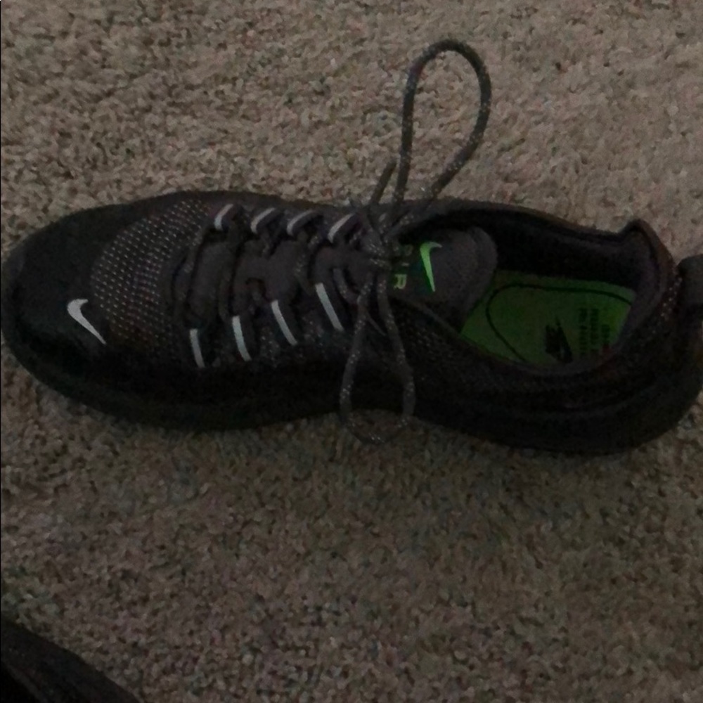 Nike AirMax axis premium thunder grey